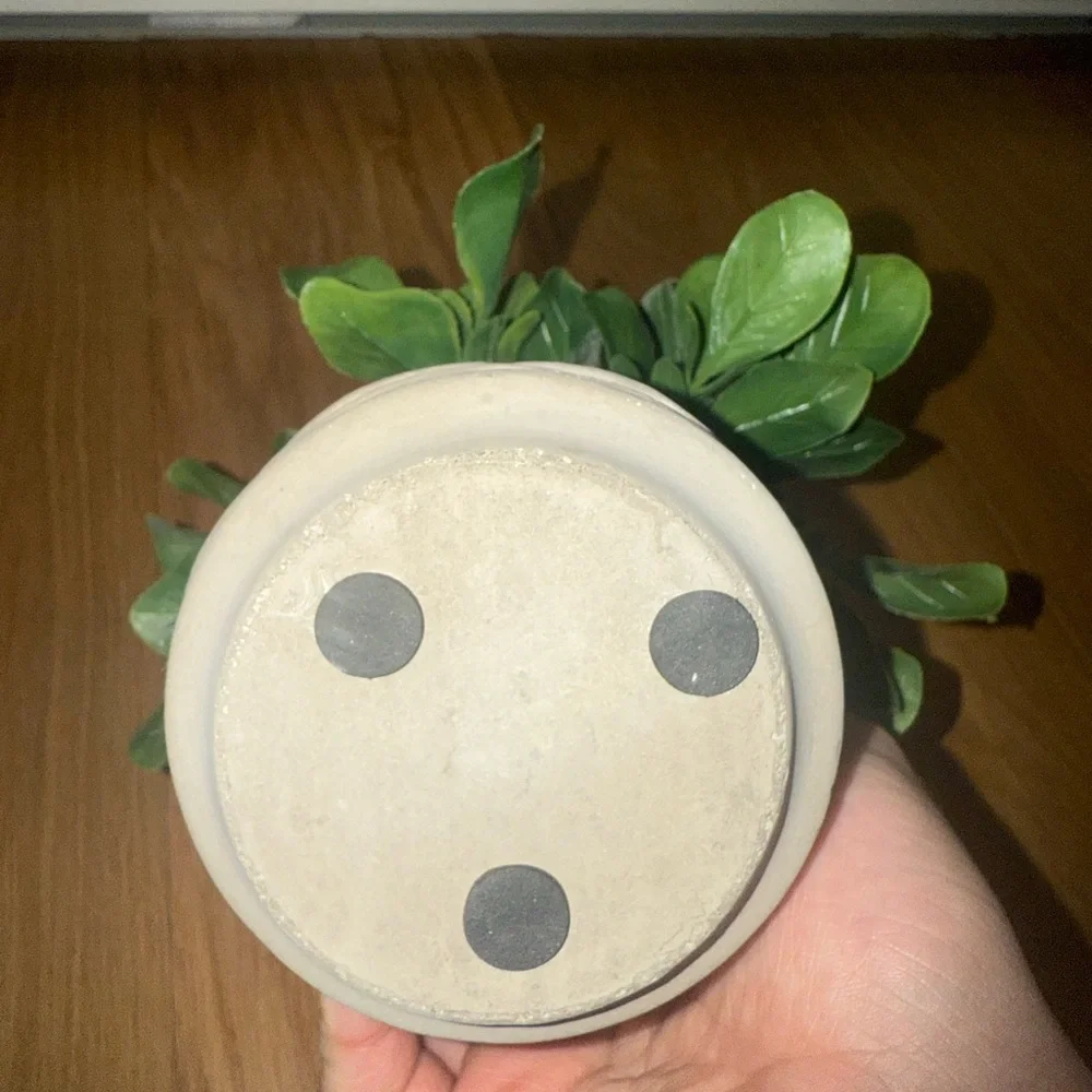 Greenery in White/grey Textured Pot